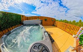 Newmore Highland Pods With Hot Tubs On Nc500